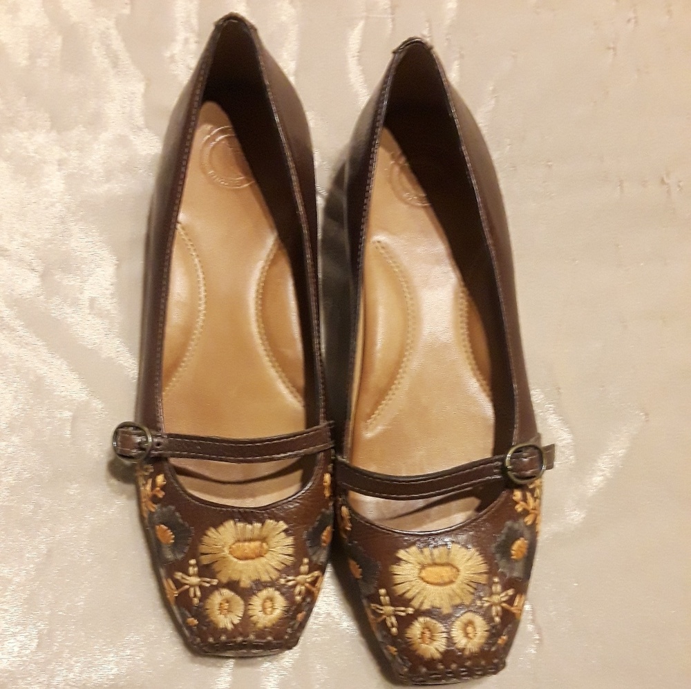 Nurture Brown Flat Shoes